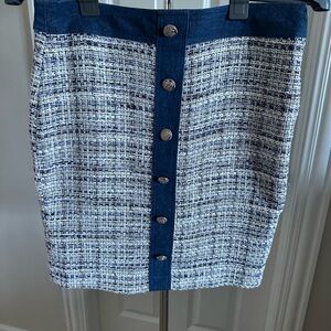 Chic Tweed Button-Front Skirt